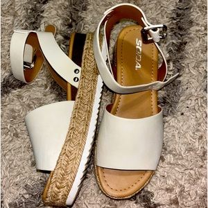 women’s platform sandals